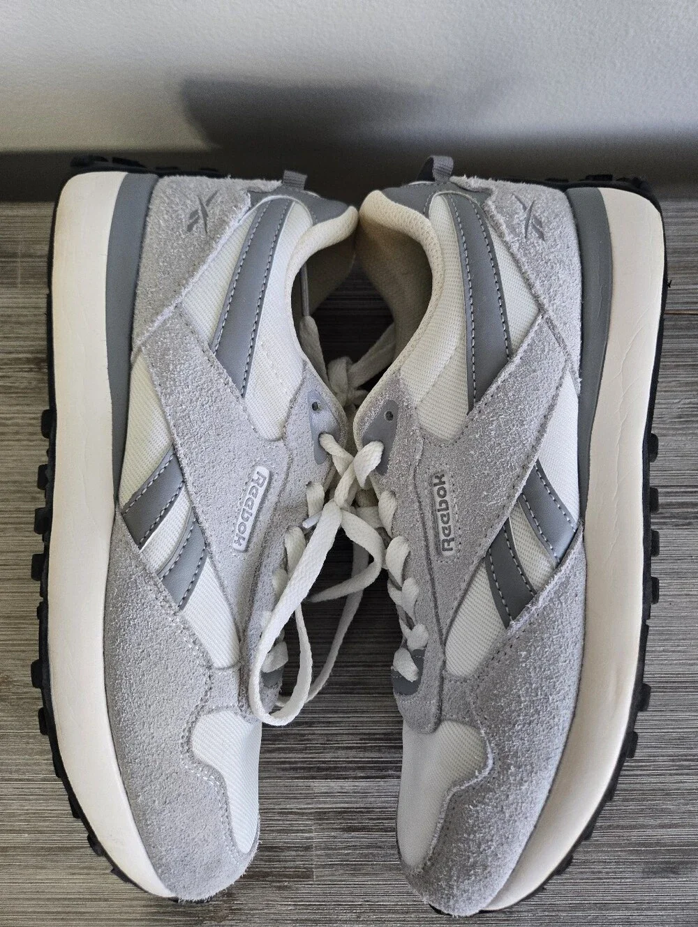Reebok Retro Runner Gray Suede White Sneakers Women’s Size 9